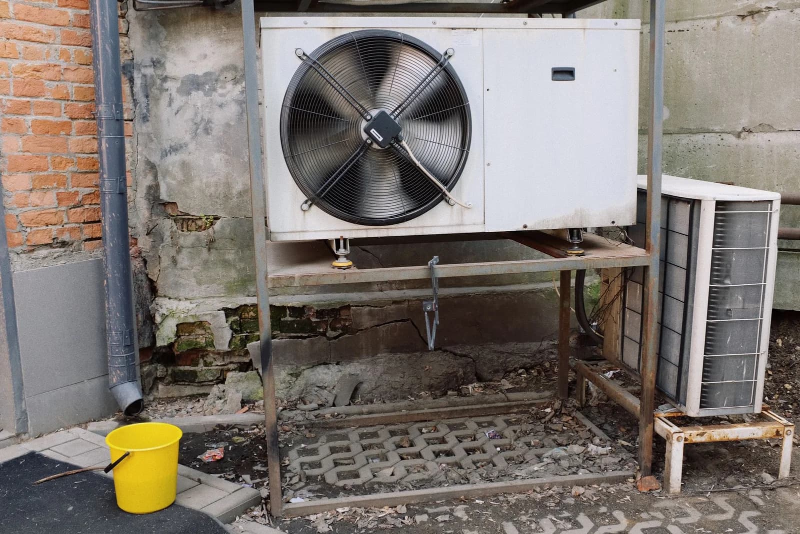 Emergency HVAC Repair in Los Angeles for Heat Pumps and Mini Splits